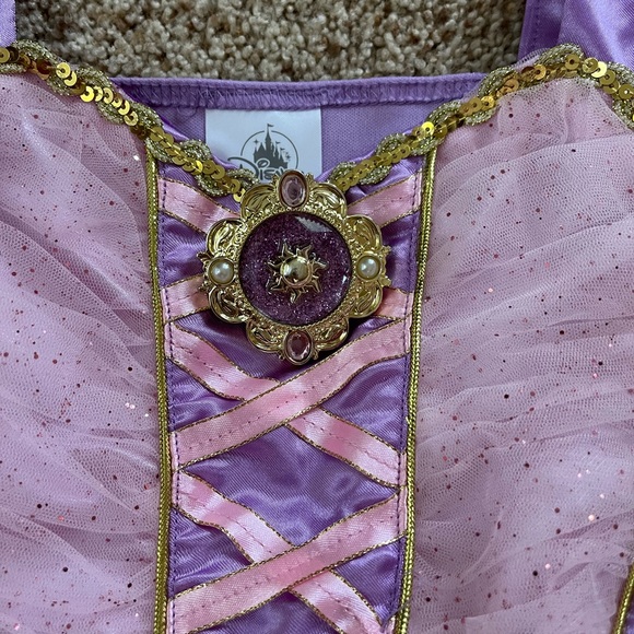 Official Disney Rapunzel dress size 5/6 - Picture 2 of 3
